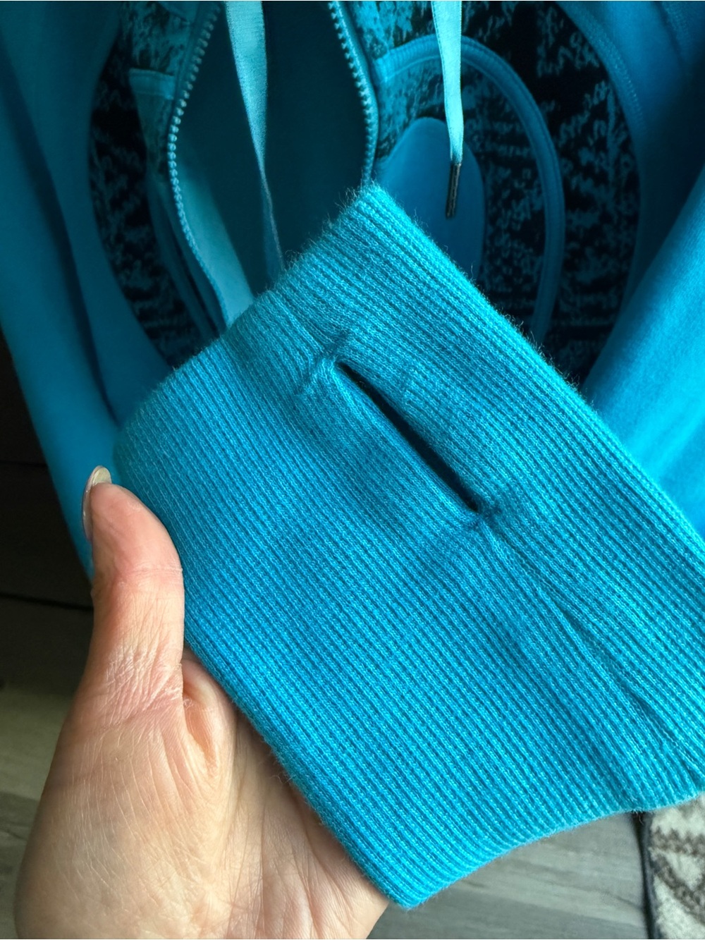 lululemon Scuba Turquoise Blue full Zip-Up Hoodie with Black Pattern - Picture 5 of 9